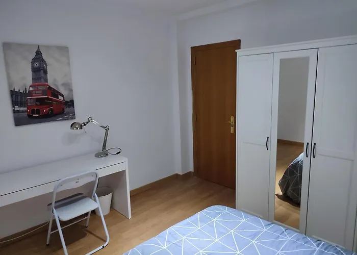 Bedroom To Rent In The Beach