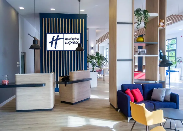 Holiday Inn Express Ciudad De Las Ciencias By Ihg